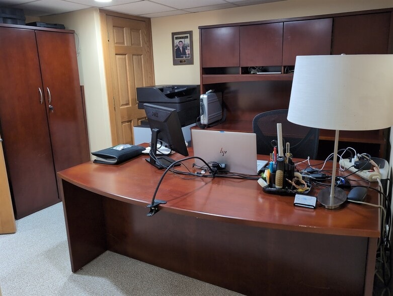 More Photos Of 417 N Hough St, Barrington Medical For Lease
