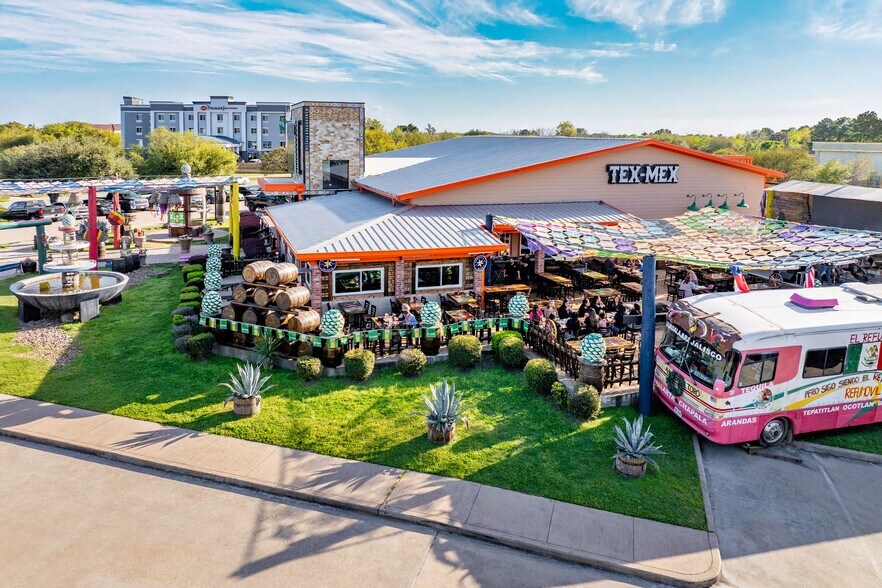More Photos Of 17111 Tomball Pky, Houston Restaurant For Sale