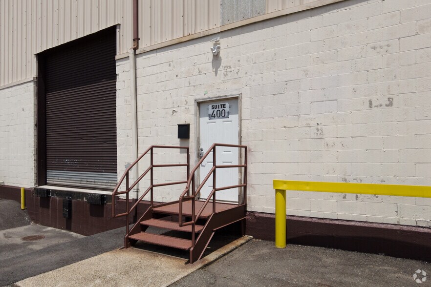 More Photos Of 31 Pennsylvania Ave, Kearny Warehouse For Lease