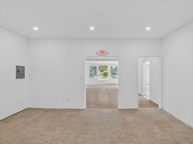 More Photos Of 219 Magnolia Ave, Daytona Beach Storefront Retail Residential For Sale