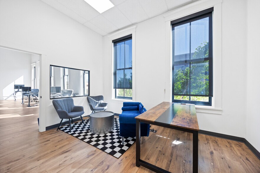 More Photos Of 227 Pearl St, New Albany Office For Lease
