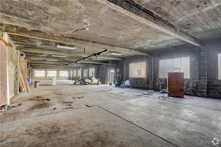 More Photos Of 11725 Big Tree Rd, East Aurora Flex For Sale