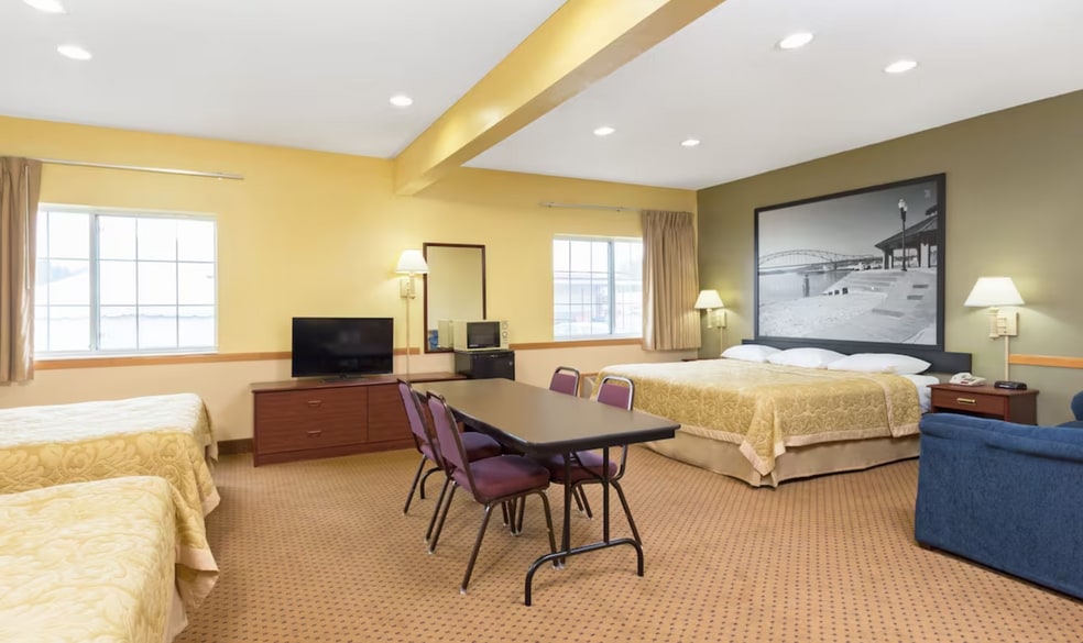 More Photos Of 1530 Main St, Osage Hotel For Sale