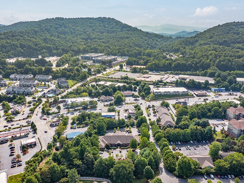 More Photos Of 2 Walden Ridge Dr, Asheville Medical For Lease