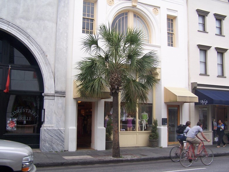 More Photos Of 302 King St, Charleston Storefront Retail Office For Lease