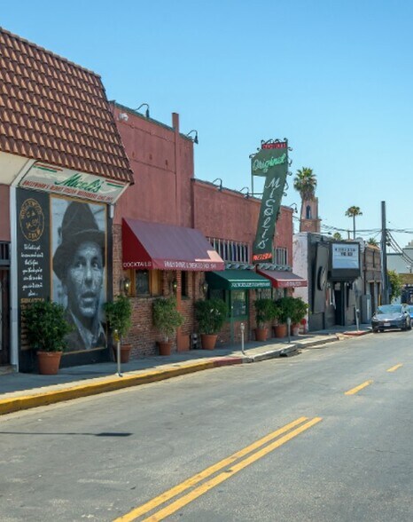 More Photos Of 1646 N Las Palmas Ave, Los Angeles Storefront Retail Office For Sale