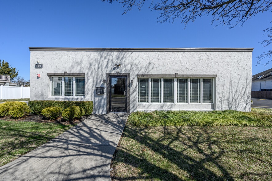 More Photos Of 1400 Union Ave, Union Beach Office For Sale