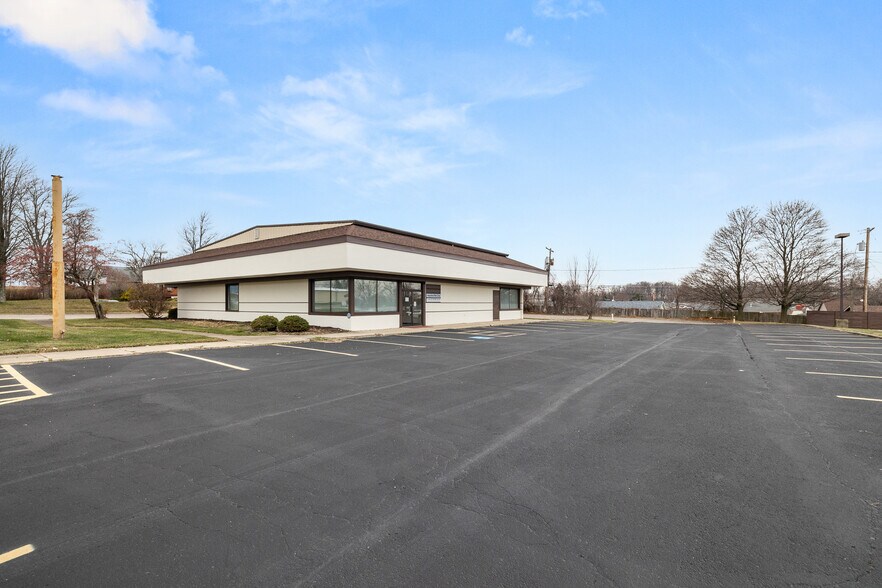More Photos Of 2050 W Fourth St, Mansfield Medical For Lease
