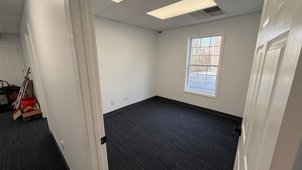 More Photos Of 11801 Brinley Ave, Louisville Medical For Lease