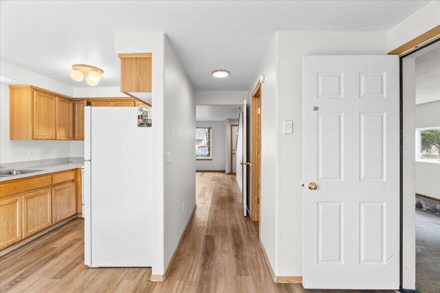 More Photos Of 2034 SW Fellows St, McMinnville Multifamily For Sale