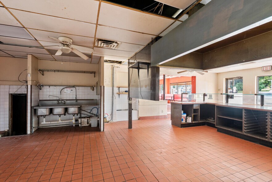 More Photos Of 95 Nutt Rd, Phoenixville Restaurant For Sale