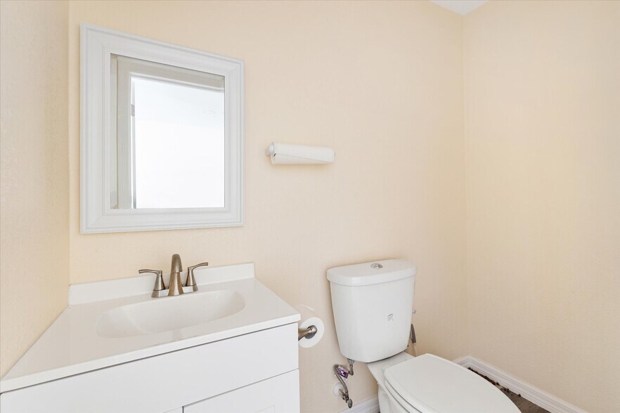 More Photos Of 7112 Marsh Bend Trl, Wildwood Warehouse For Lease