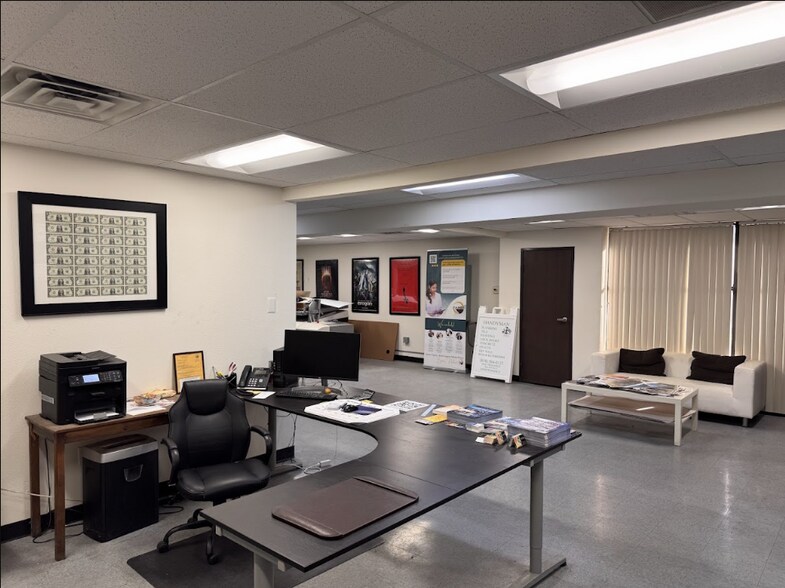 More Photos Of 21333 Deering Ct, Canoga Park Distribution For Sale