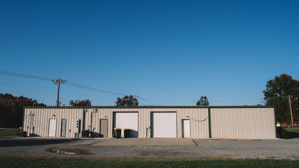 More Photos Of 109 Highway 52 E, Portland Convenience Store For Lease