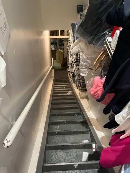 More Photos Of 165 E 72nd St, New York Apartments For Lease