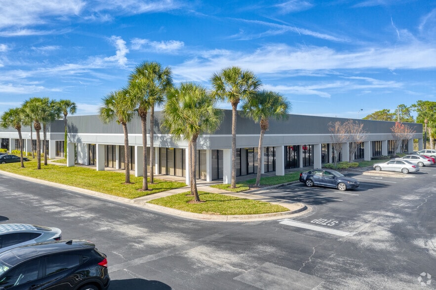 More Photos Of 6903-6947 University Blvd, Winter Park Unknown For Lease