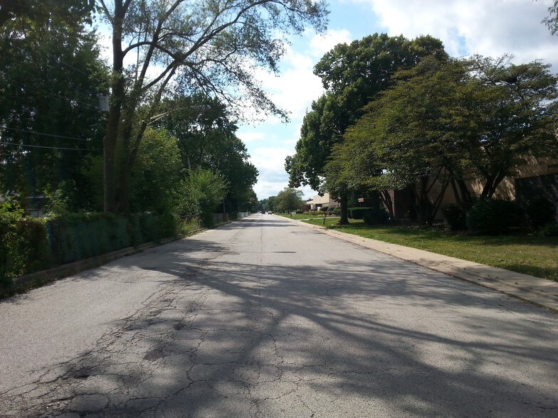 More Photos Of 5520 McDermott Dr, Berkeley Warehouse For Sale