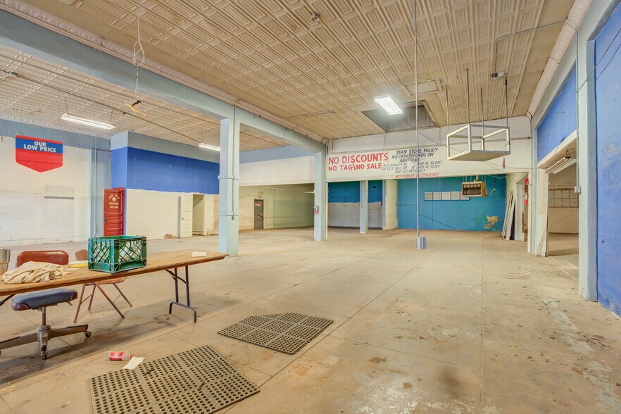 More Photos Of 1301 Buddy Holly Ave, Lubbock Warehouse For Lease