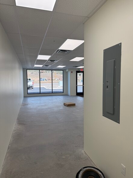 More Photos Of 205 Jasper Pl, Ridgway General Retail For Sale