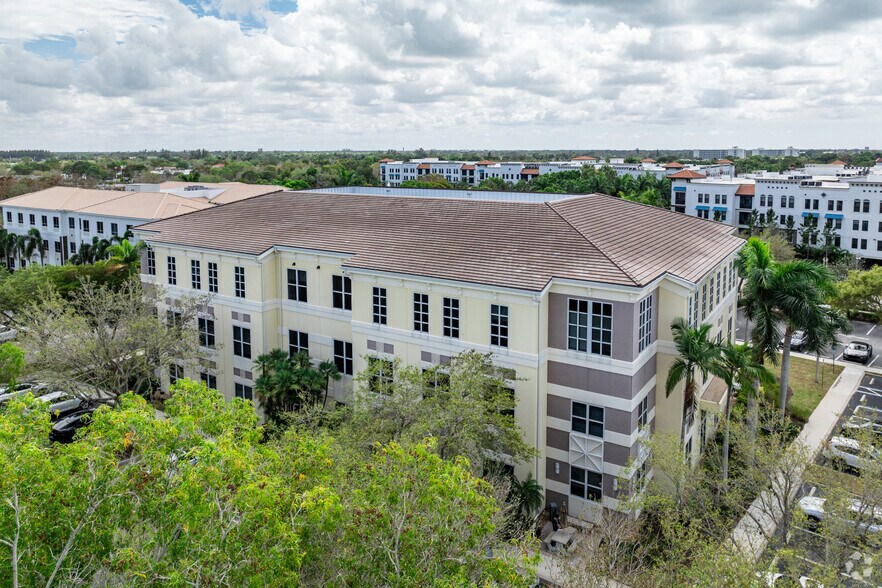 More Photos Of 1395 Panther Ln, Naples Office For Lease