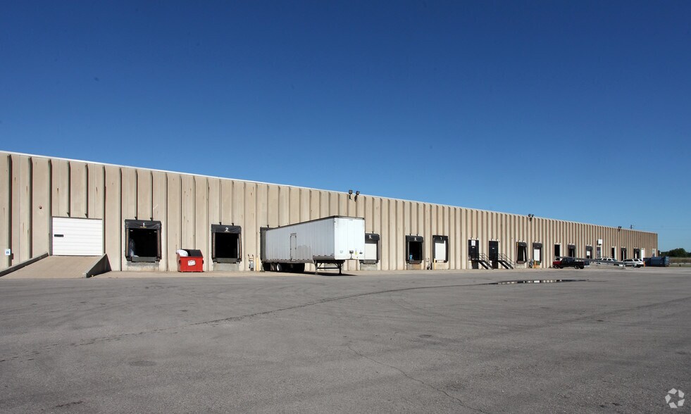 More Photos Of 4555 W Bradbury Ave, Indianapolis Warehouse For Lease