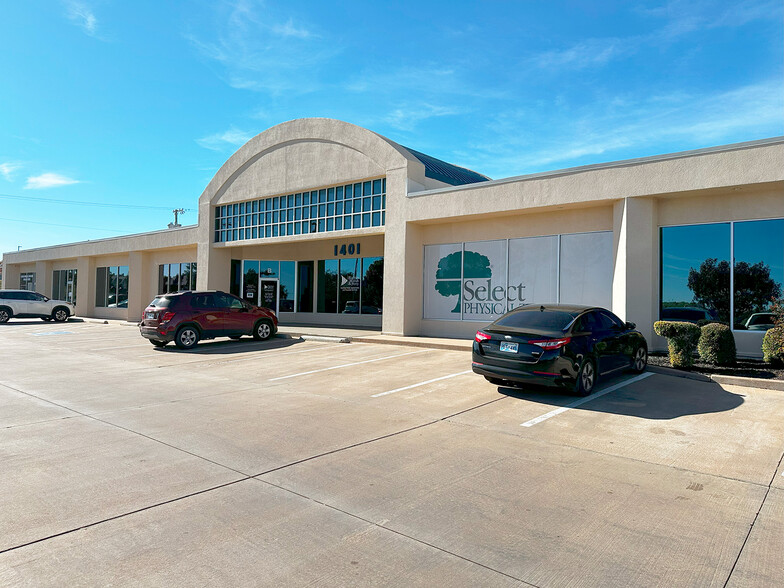 Primary Photo Of 1401 SW Park Ridge Blvd, Lawton Office For Sale