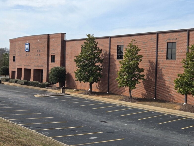 Primary Photo Of 5531 Rafe Ct, Flowery Branch Warehouse For Lease