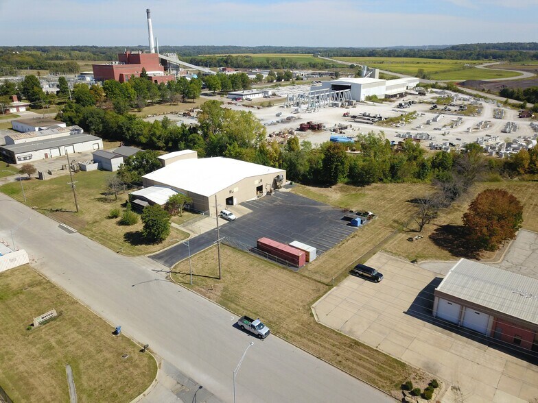 More Photos Of 1211 S Powell Rd, Independence Manufacturing For Lease