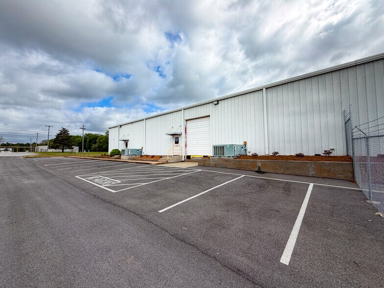 More Photos Of 1011 Cedar Lake Rd SE, Decatur Warehouse For Lease