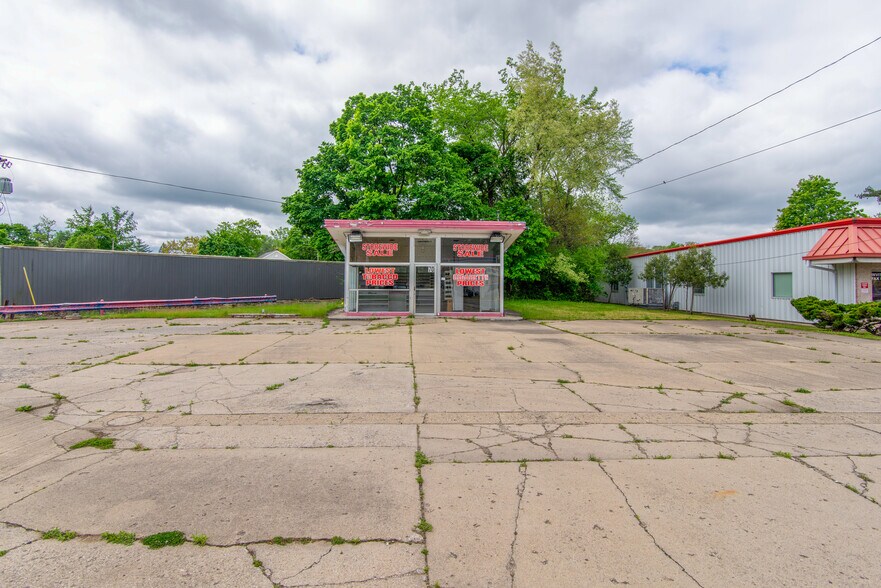More Photos Of 70 W Carleton Rd, Hillsdale Convenience Store For Sale