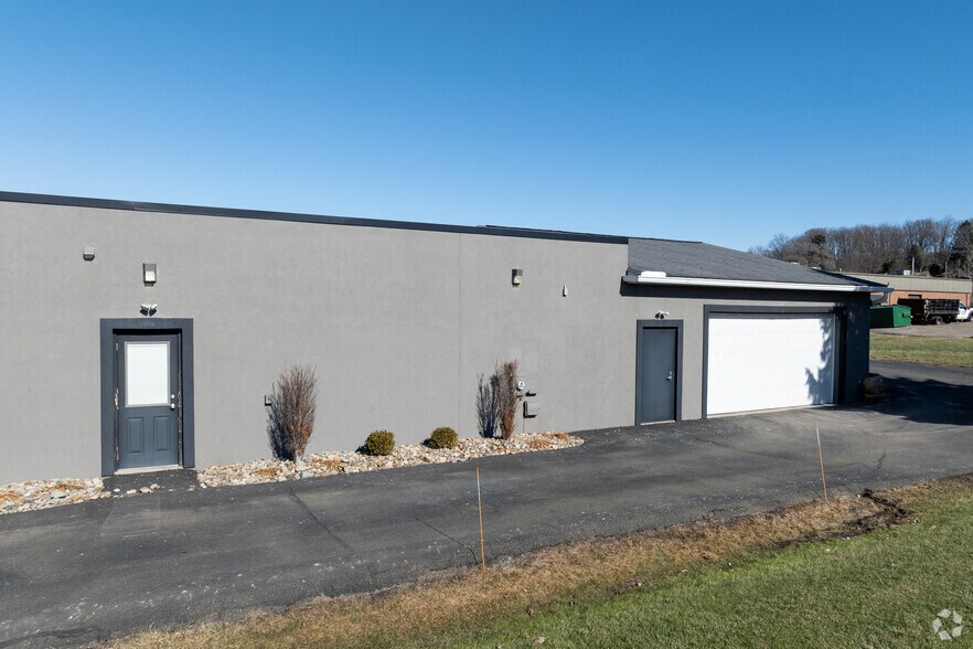 More Photos Of 7336 Whipple Ave NW, Canton Office For Lease