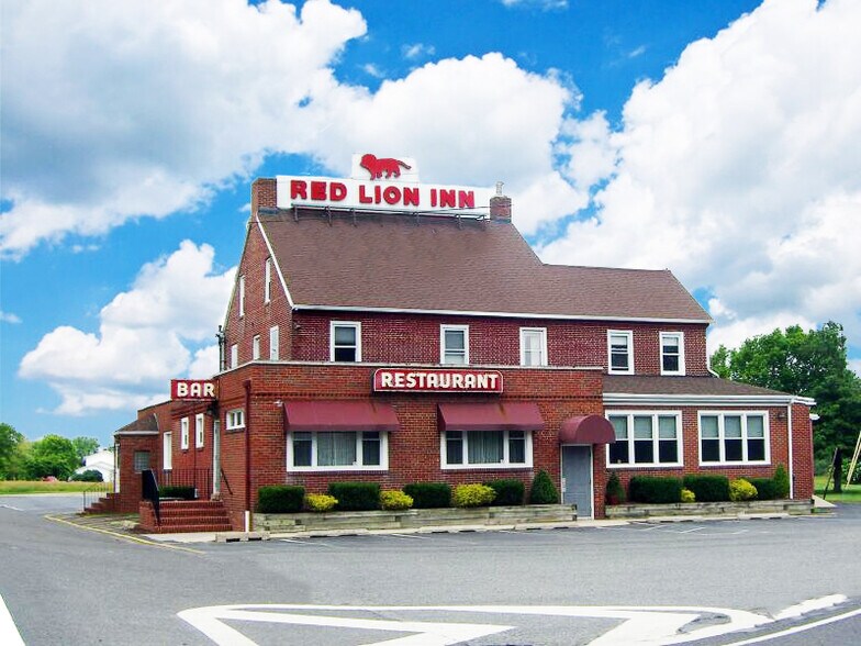 Primary Photo Of 101 Red Lion Rd, Southampton Restaurant For Sale