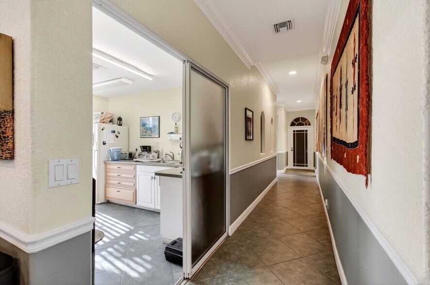 More Photos Of 321 N Railroad Ave, Boynton Beach Unknown For Lease