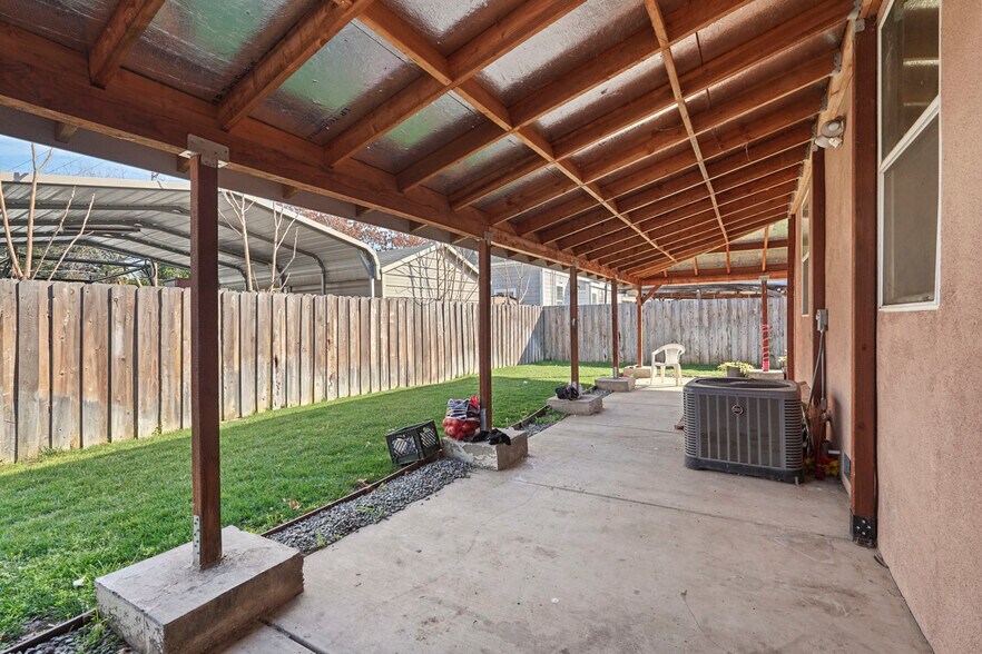 More Photos Of 104 E Lodi Ave, Lodi Storefront Retail Office For Sale