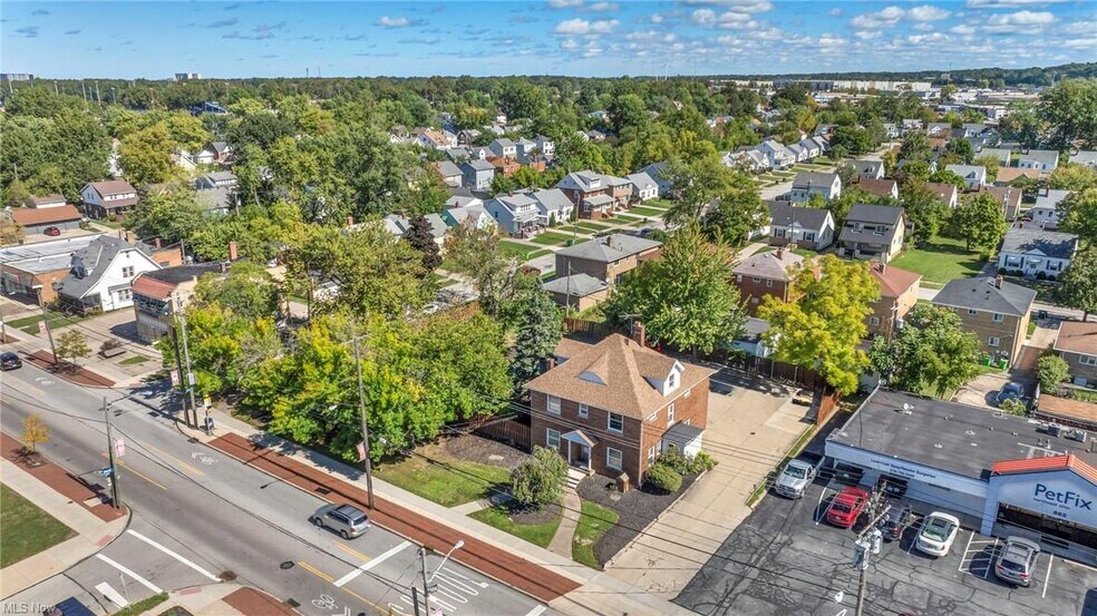 More Photos Of 881 E 222nd St, Euclid Office Residential For Sale