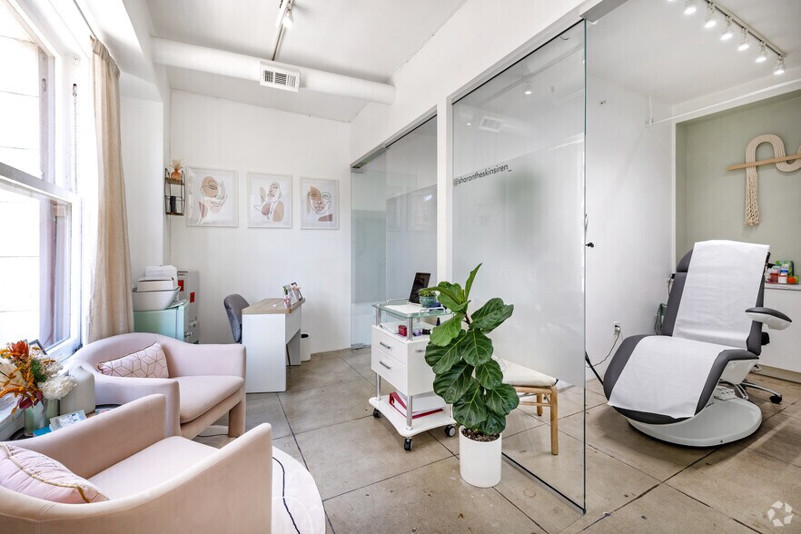 More Photos Of 521-527 W 7th St, Los Angeles Coworking Space