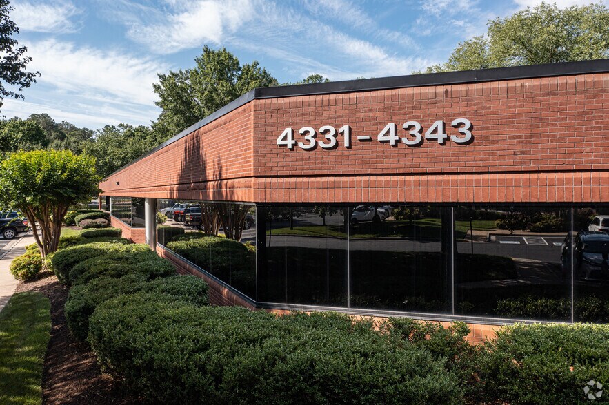 More Photos Of 4315-4451 Cox Rd, Glen Allen Unknown For Lease