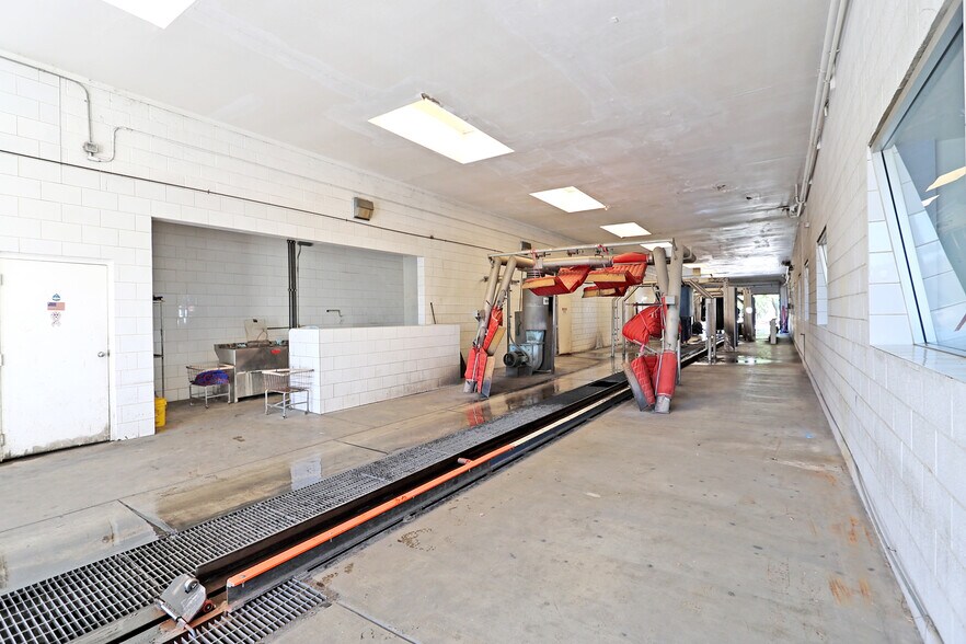 More Photos Of 75015 Sheryl Ave, Palm Desert Carwash For Sale