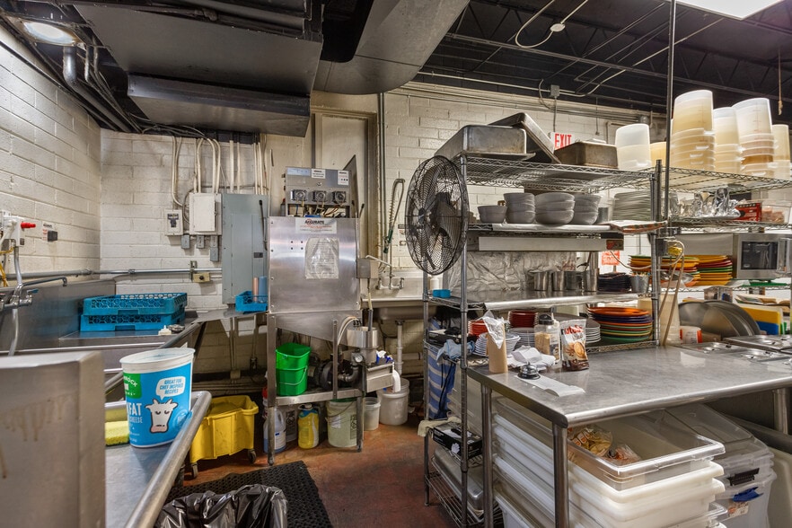 More Photos Of 202 Tombstone Canyon, Bisbee Restaurant For Sale