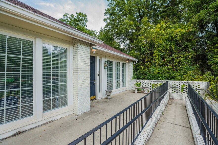 More Photos Of 720 North Ave, Macon-Bibb Office Residential For Sale