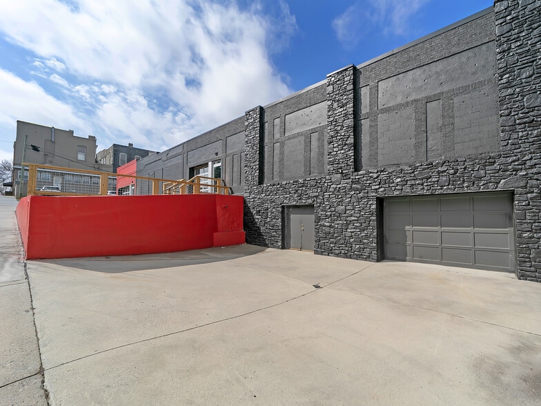 More Photos Of 37 N Broad St, Brevard Storefront Retail Office For Lease