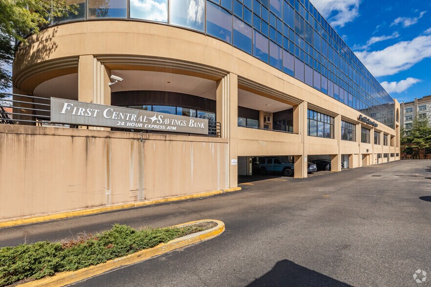 More Photos Of 70 Glen St, Glen Cove Medical For Lease