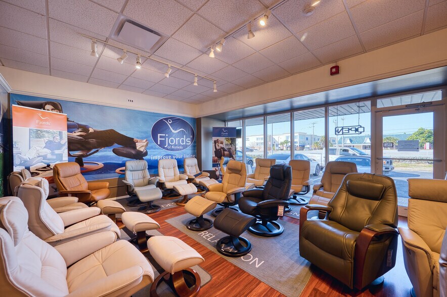 More Photos Of 5245-5251 S Tamiami Trl, Sarasota Unknown For Lease