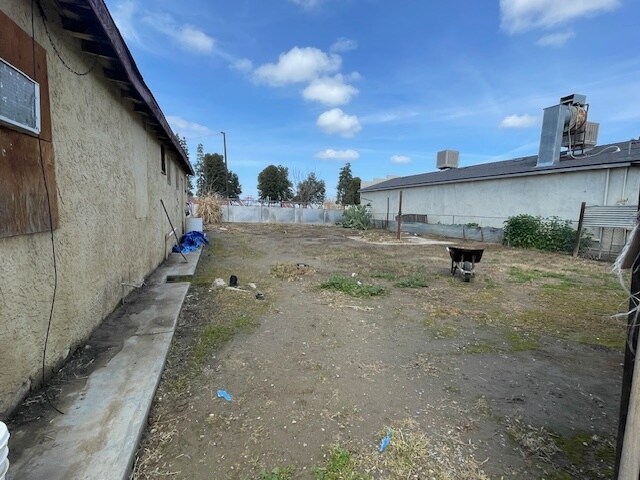 More Photos Of 17059 Myrtle Ave, Huron Restaurant For Sale