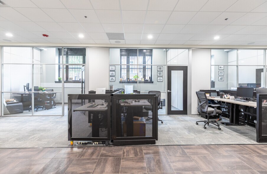 More Photos Of 225-227 Main St, Evansville Office For Lease