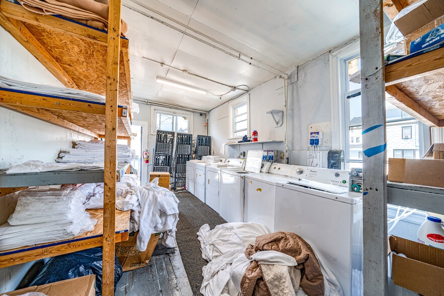 More Photos Of 617 E 8th St, Ocean City Hotel For Sale