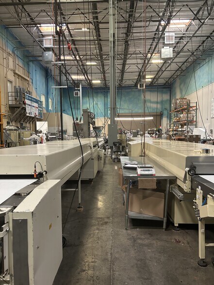 More Photos Of 2735 Cactus Rd, San Diego Warehouse For Lease