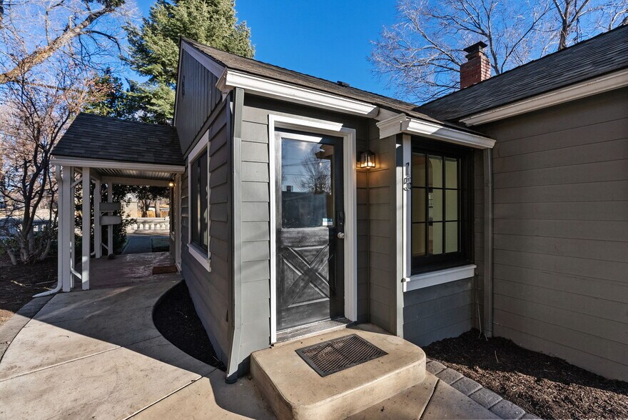 More Photos Of 15 NW Franklin Ave, Bend Office For Sale