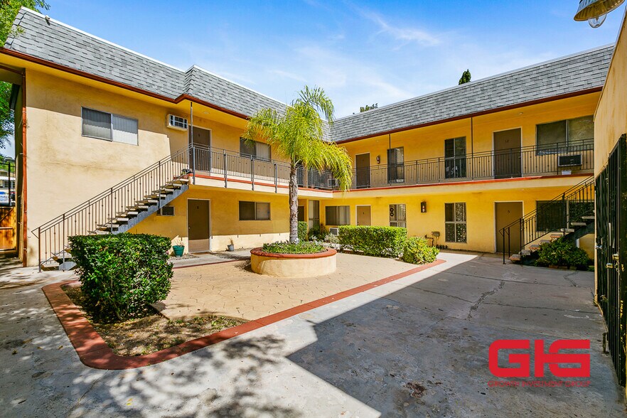 More Photos Of 4121 Marmion Way, Los Angeles Apartments For Sale