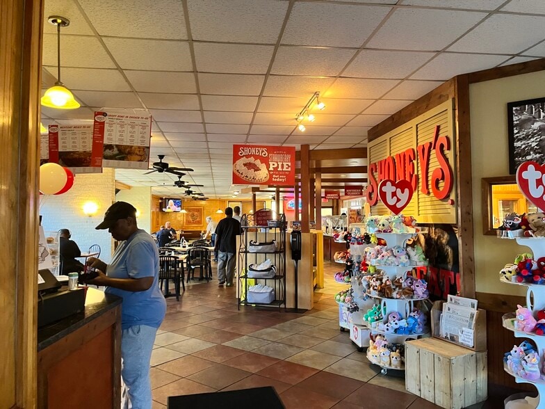 More Photos Of 323 Harold G Clarke Pky, Forsyth Restaurant For Sale